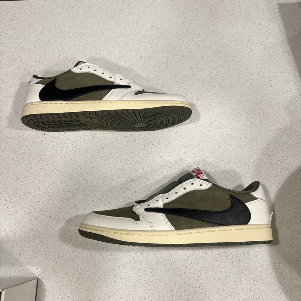 Jordan 1 Lows Travis Scott Medium Olive